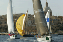  'Middle Sea Race' "Alfa Romeo" in testa